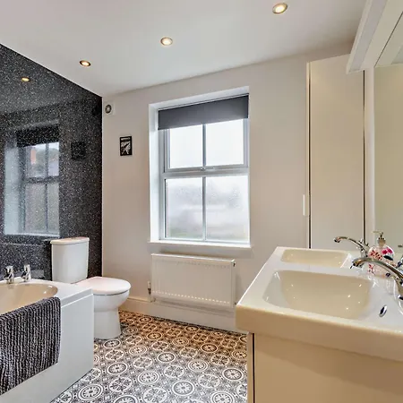 2 Bed In 94413 * Settle